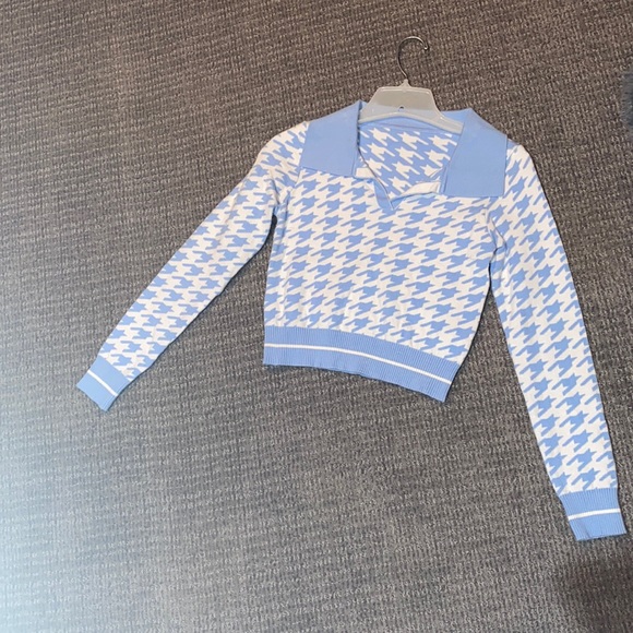 SHEIN Tops - Blue & white collared long sleeve shirt